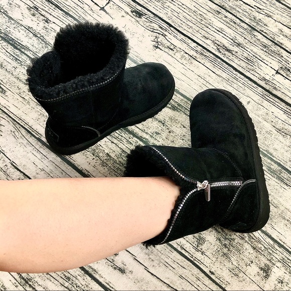 UGG⚡️Authentic Silver Chain Suede Boots_7/7.5 - Picture 1 of 10